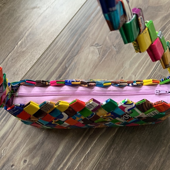 Handmade Wrapper Handbag - Picture 7 of 12